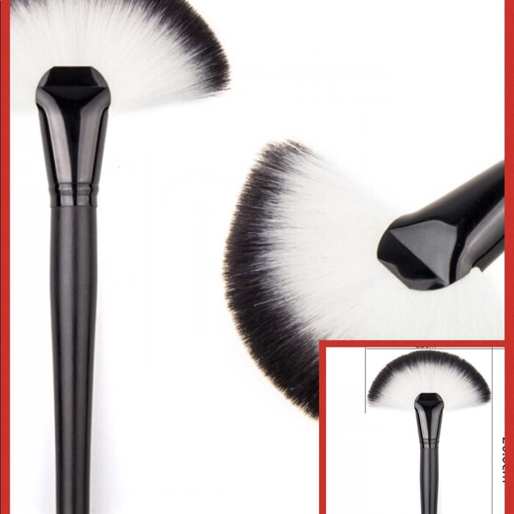 🌹2Pcs Highlighter and Fan Brush Women Makeup - Picture 3 of 4